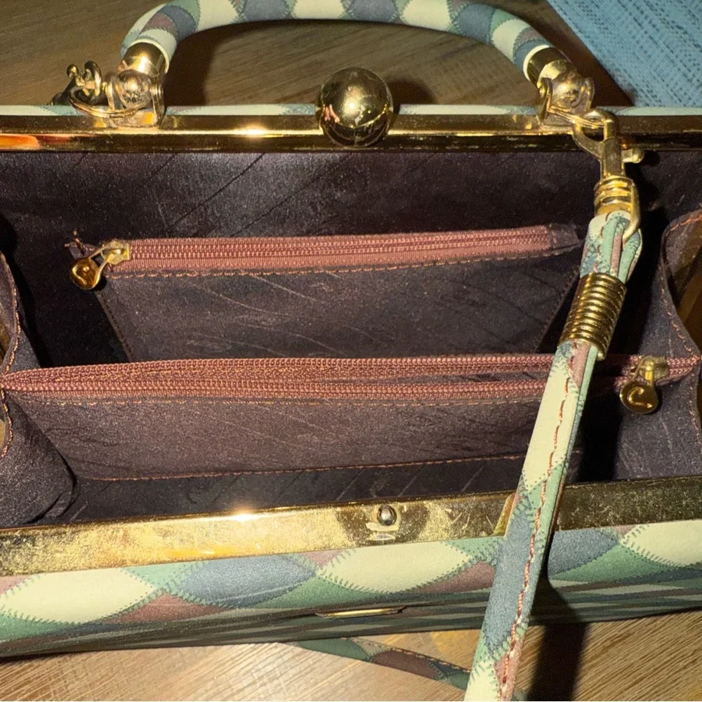 Cawen's Tan, Brown & Hunter Vintage Look Gold Handle Bag Like New - Picture 6 of 11